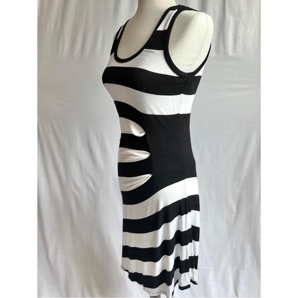 SOLD - Calvin Klein Size 4 Black and White Striped Bodycon Dress - Picture 3 of 6